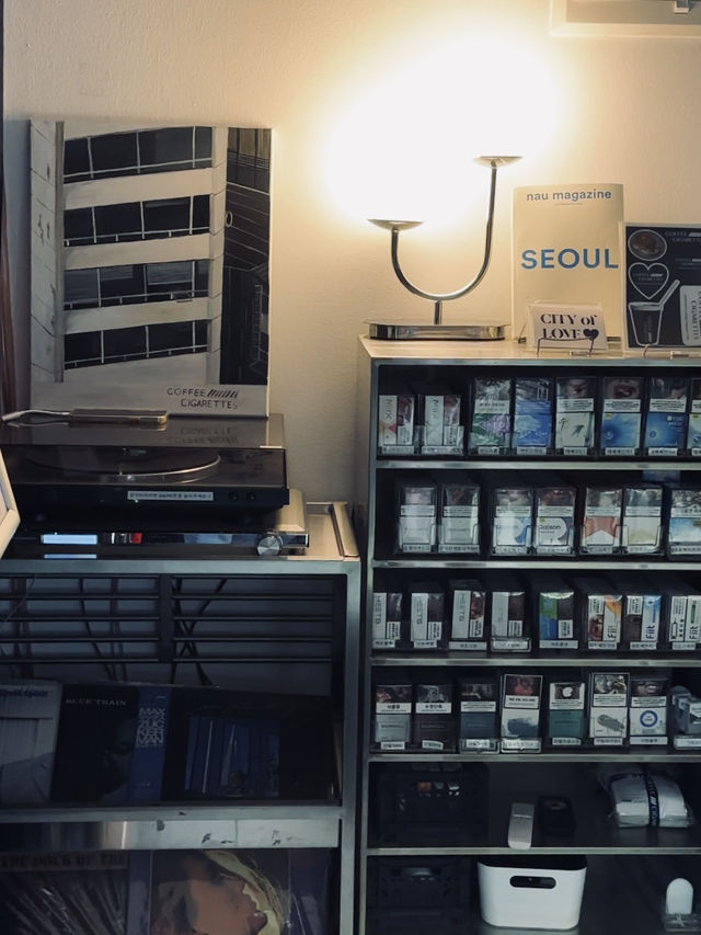 서울 도심 뷰 끝판왕. 지금, 17층 카페에서 서울을 담아보세요!