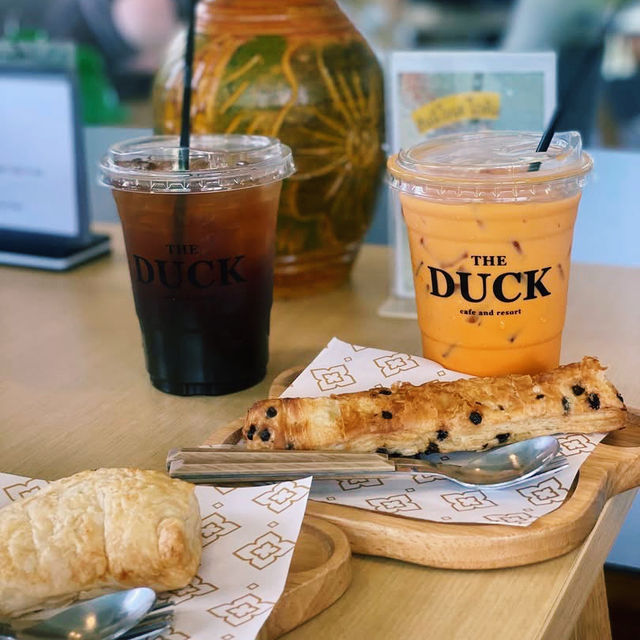 The Duck Cafe & Resort : คาเฟ่และรีสอร์ท