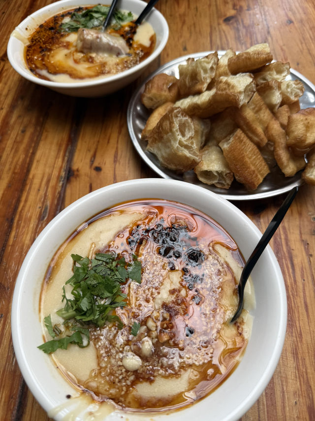 What to Expect in Heshun When It Rains: Food, Fog, and Friendly Hosts