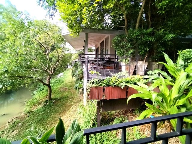 Zantiis Ndol Villas