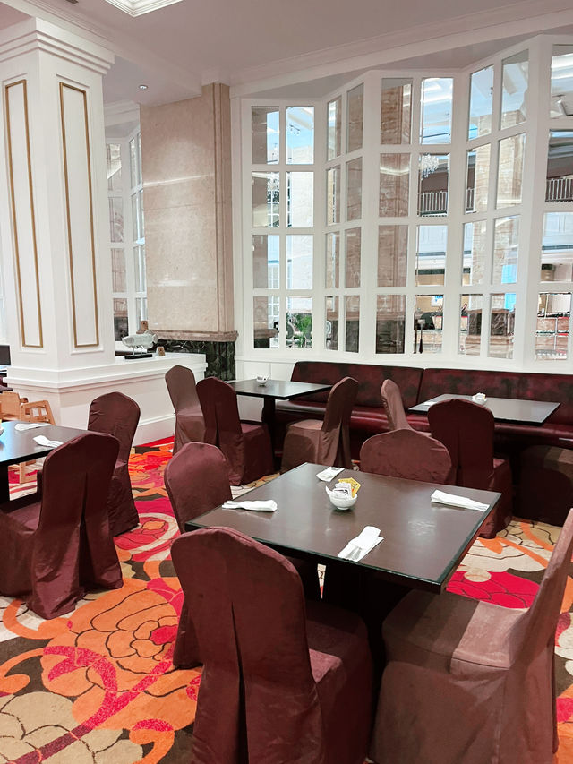 Culinary Delight: Unmissable Breakfast Buffet at Cafe De Palm