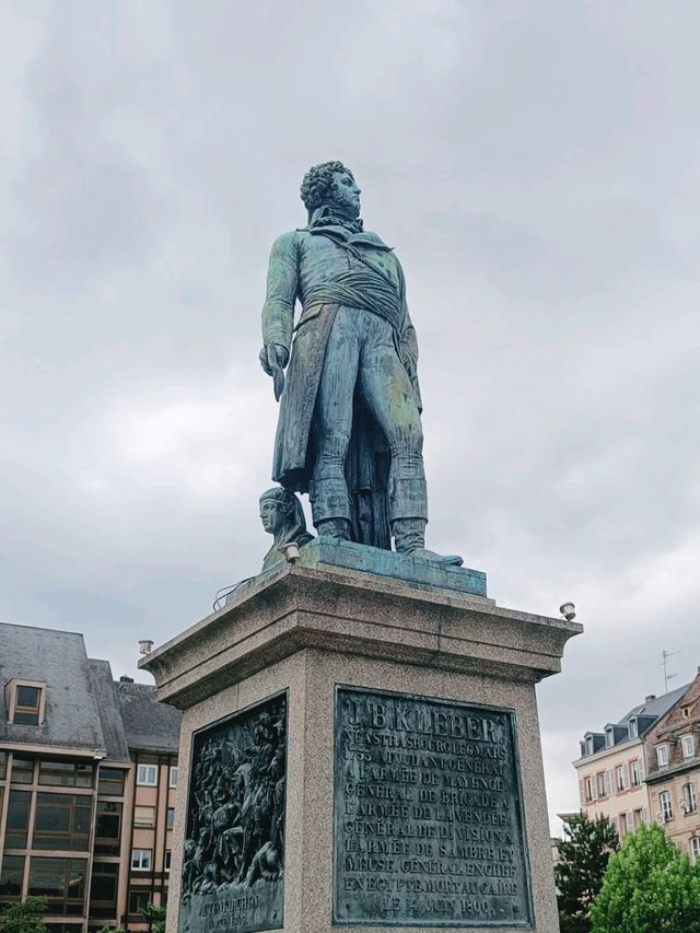 🗿 Statues in Europe – The Legends
