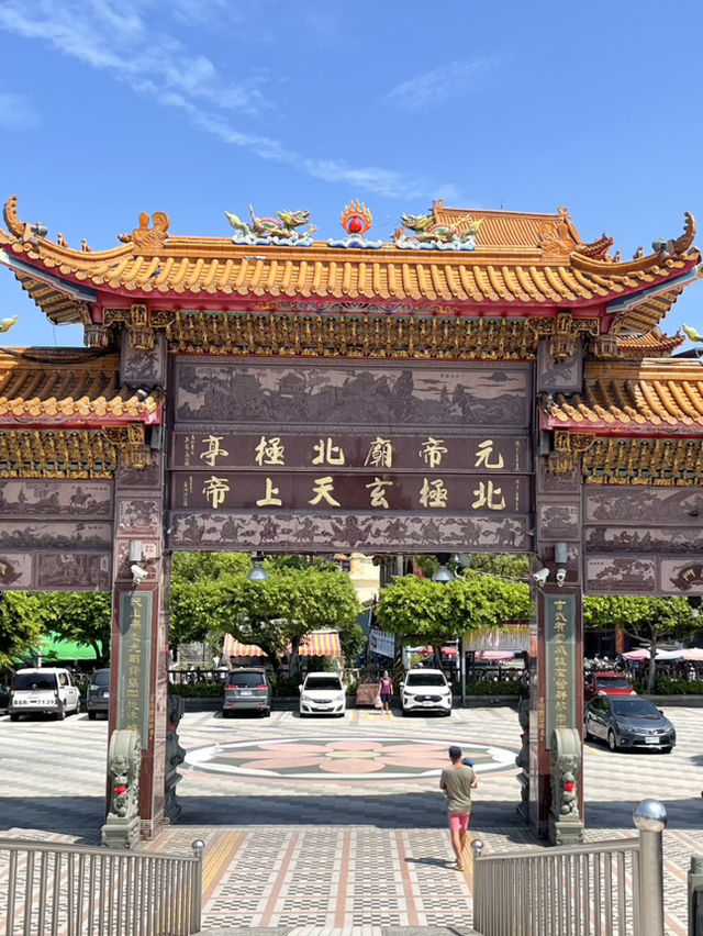 魔幻中國風建築——之💕高雄蓮池潭春秋御閣
