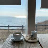 【北海道🇯🇵】のどかな景色が美しい時間がゆっくり流れるカフェへ。🕰️
