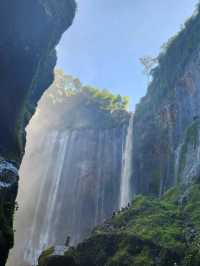 Tumpak Sewu: A Thousand Falls, One Unforgettable View 🌊⛰️