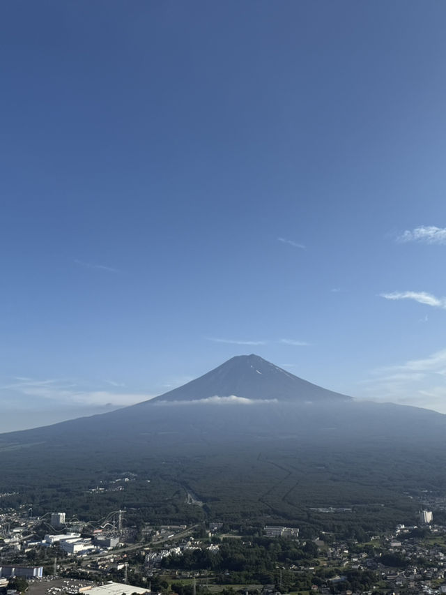 A Serene Escape to Mount Fuji – Nature’s Perfect Balance of Peace and Power 