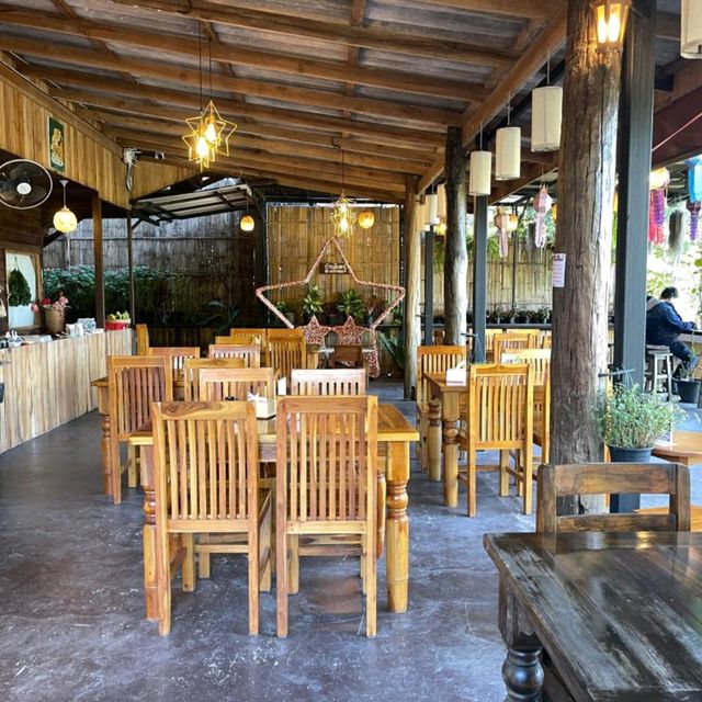 บ้านอิงดาว แม่กำปอง