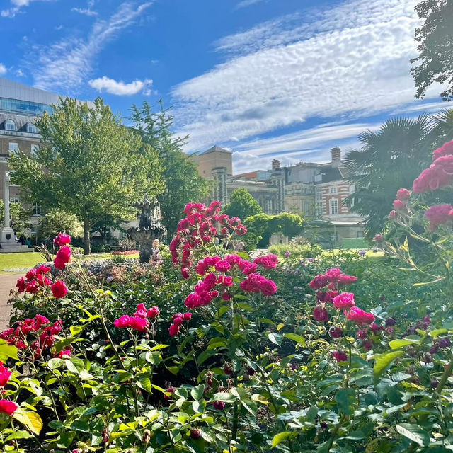 Reading Museum & Forbury Gardens