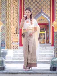  ใส่ชุดไทยไปวัดราชบพิธฯ
