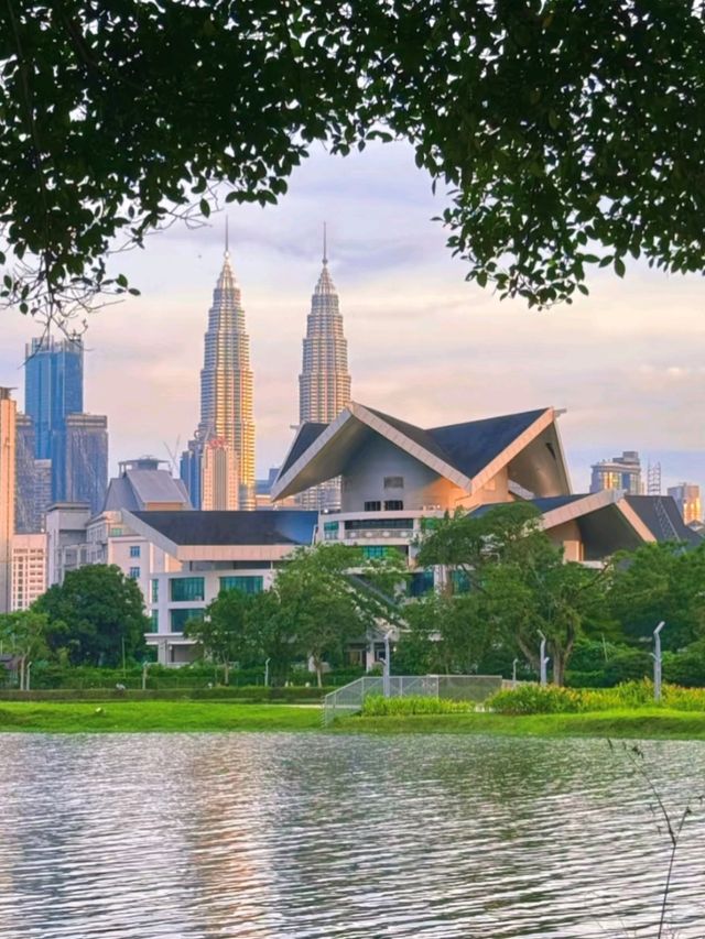 🚣‍♂️🌴 Lake Titiwangsa – Water Fun & Nature Vibes in the Heart of KL! 🌞🌊
