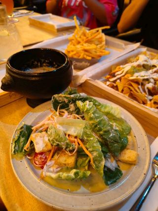 預算美食，舒適夜晚