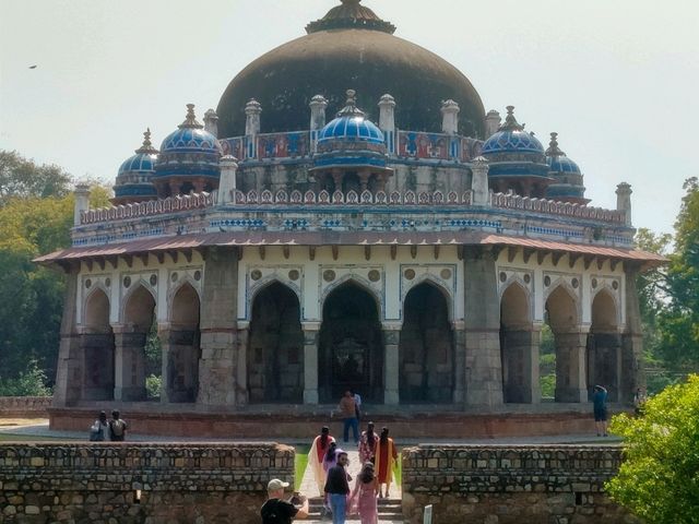 ⏳ A Day Alone in Timeless Delhi – Chaos, History & Soul