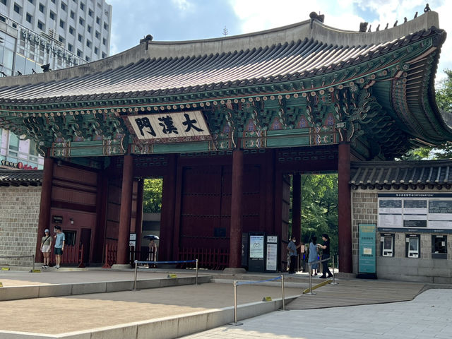 덕수궁 돌담길