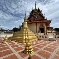 Solo Traveler's Guide to Wat Chayamangkalaram: Penang's Reclining Buddha Temple** 🏯✨