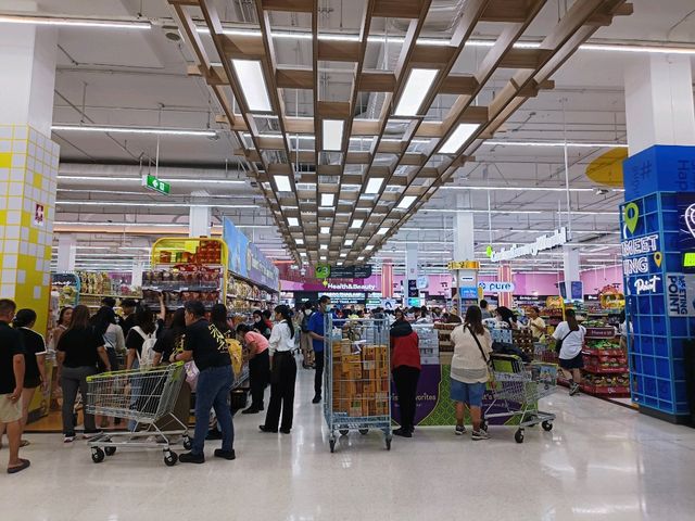 曼谷Big C超市購物體驗，挖寶泰式伴手禮。