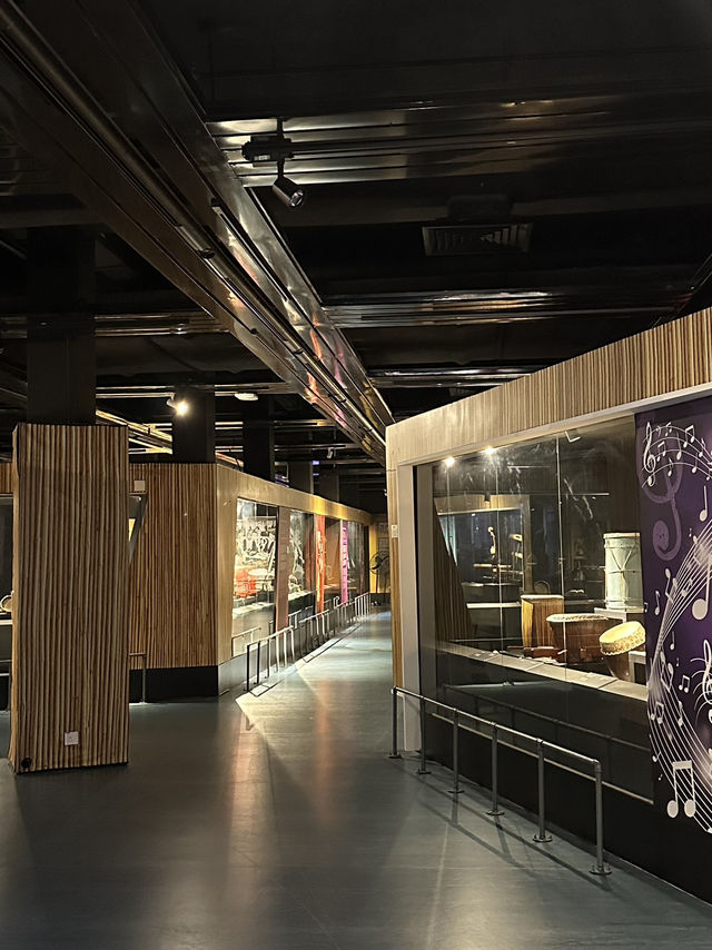 Music Museum: Where Instruments Judge Your Rhythm 