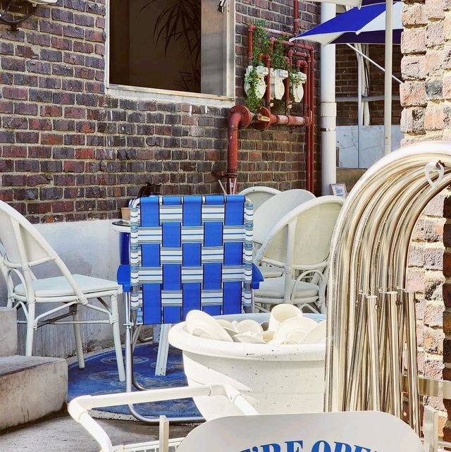 A pretty brunch cafe with an American casual concept!