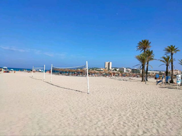 Sun, Sand, and Full-On Holiday Vibes