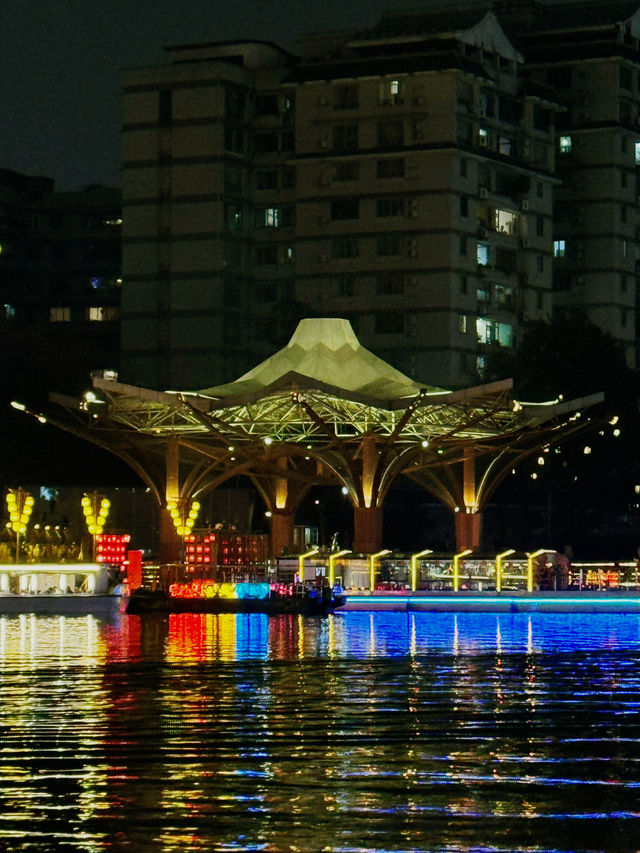 ร่องเรือชมวิวยามค่ำคืนที่เฉิงตู