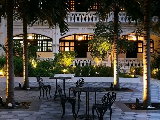 Step Into Timeless Elegance – My Unforgettable Stay at Raffles Singapore