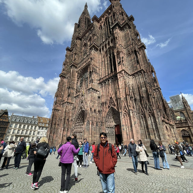 Strasbourg  เมืองสายน้ำสุดคลาสสิคแห่งฝรั่งเศส
