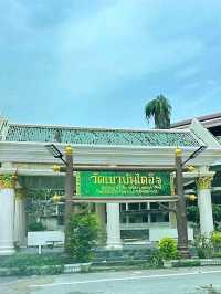ชมถ้ำศักดิ์สิทธิ์และชมวิวเมืองที่วัดเขาบันไดอิฐกัน