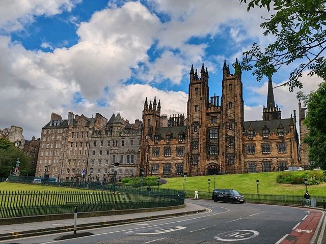 Edinburgh’s Picture-Perfect Walk