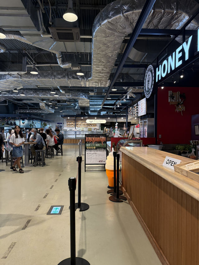 🍽️ よこすかポートマーケット（横須賀ポートマーケット） — 食＆景色の“海辺のフードエクスペリエンス”