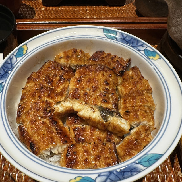 칭다오에서 장어덮밥을 꼭 드셔보세요 鳗岛·炭烧鳗鱼专门店(上杭路总店)