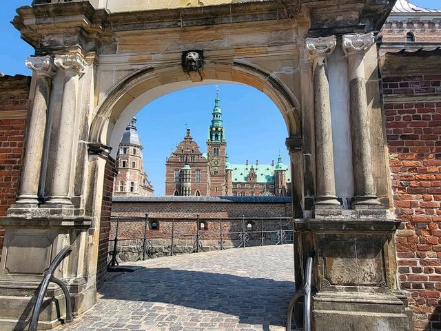 Scenic Walk Around Frederiksborg Slot
