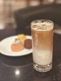 Pre-Flight Bliss: Plaza Premium First Lounge Experience at HKIA