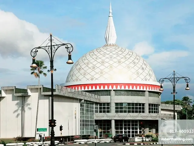 👑 Royal Regalia Museum – A Glimpse into Brunei’s Royal Heritage 