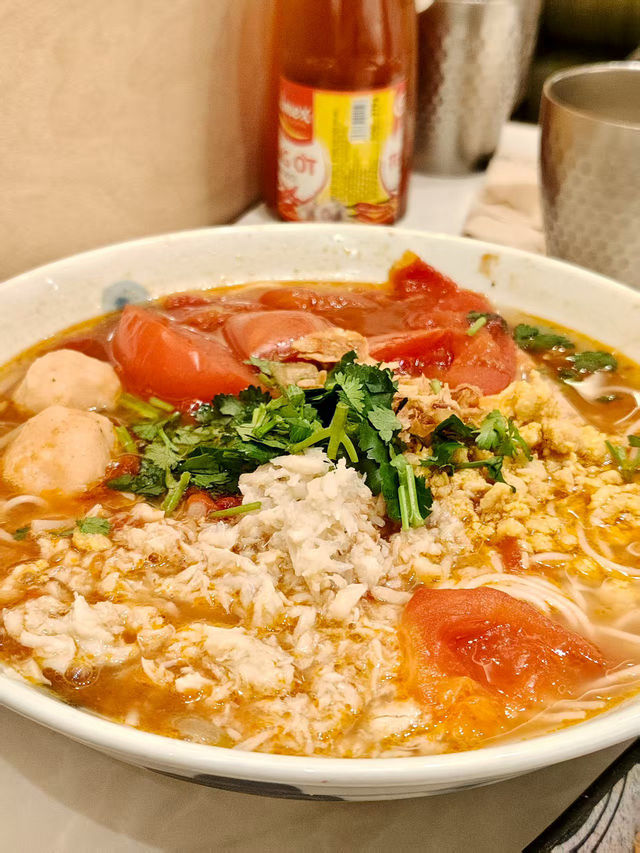 灣仔。西貢街頭。檬粉、濱海都好吃！