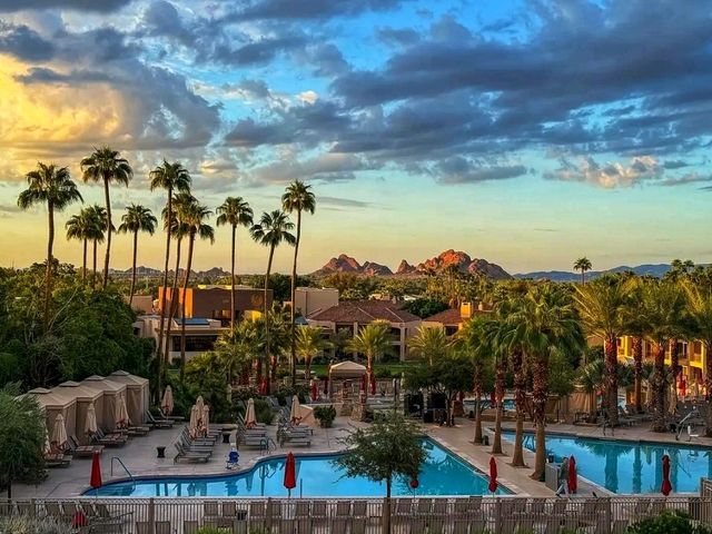 ⛰️ “Camelback Mountain – Conquer the Peak of Phoenix Adventure!”