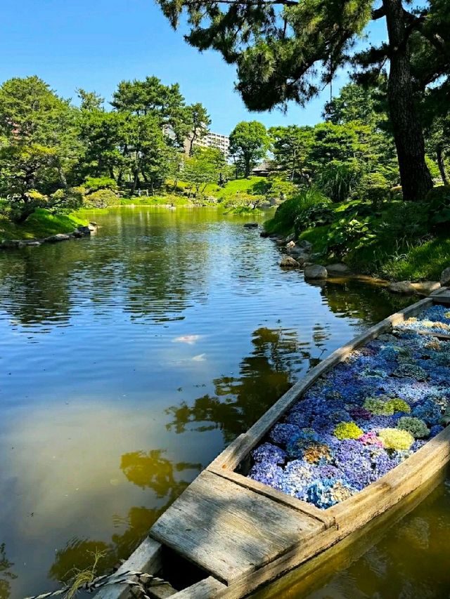 SHUKKEIEN GARDEN. SHUKKEIEN GARDEN.