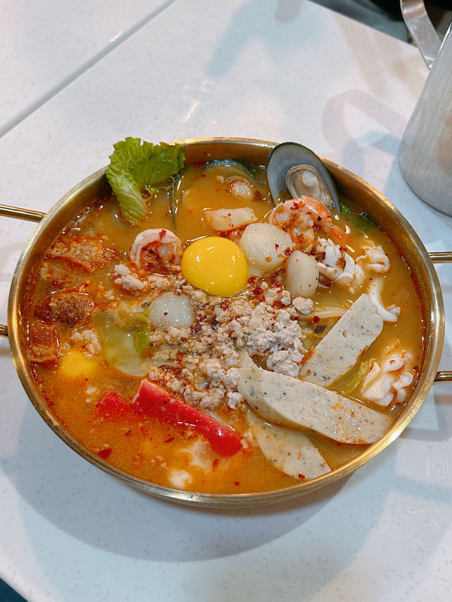 冬蔭海鮮部隊鍋大滿足  