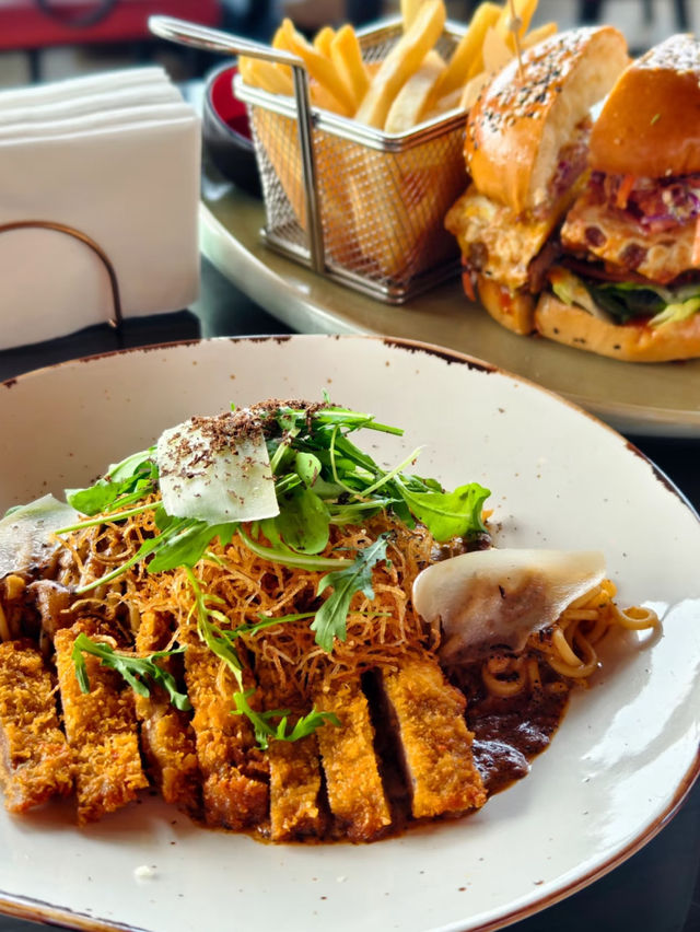 Where to Eat in Universal Studios Beijing? — Hammond’s Restaurant (Jurassic Park Area)