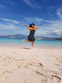 Bikin gamau pulang pink beach pulau komodo 💛