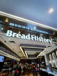 A popular Taichung eatery serving generous, meat-heavy donburi bowls with simple but tasty side dish