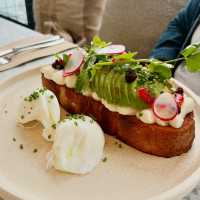 Soft Light & Soulful Sips