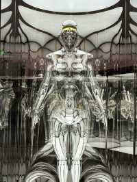 深圳|空山基展 - 光影流動下的未來美學