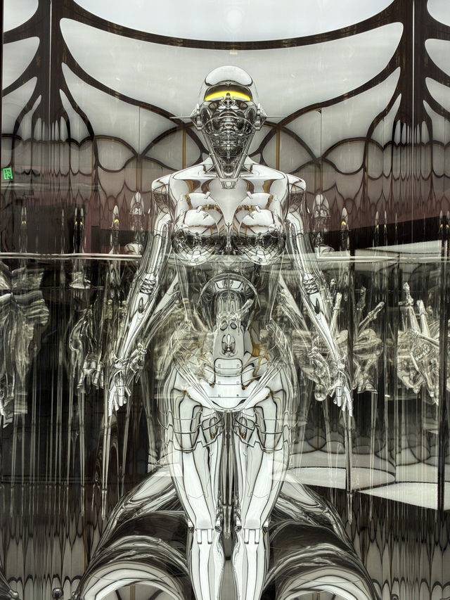 深圳|空山基展 - 光影流動下的未來美學 深圳|空山基展 - 光影流動下的未來美學