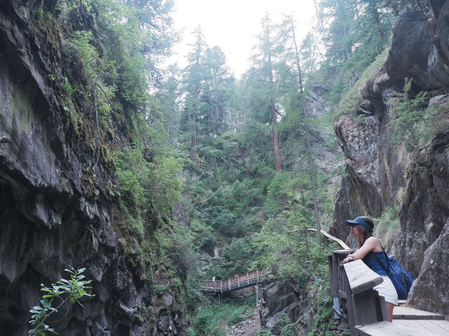 瑞士🇨🇭策馬特城區的黃金日出