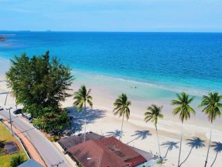 Summer Beach Destinations in Pathio District, Chumphon (Listed in order, starting from Bang Saphan Noi and extending to Chumphon City):
-Bang Berd Bay, Pathio District, Chumphon Province
-Nen Sai Ngam, Pathio District, Chumphon Province
-Tham Thong-Bang Berd Beach, Pathio District, Chumphon Province
-Ban Ko Tiep, Pathio District, Chumphon Province
-Thung Sang Beach, Pathio District, Chumphon Province
-Ao Khai Nao, Pathio District, Chumphon Province
-Ao Bang Son, Pathio District, Chumphon Province
-Thung Wua Laen, Pathio District, Chumphon Province
-Chumphon City #GetDiscountsWithoutLuck
