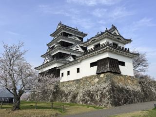 Ozu Castle.