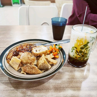 Throwback Vibes & Football Nights at Es Cendol Elizabeth ⚽️🍧