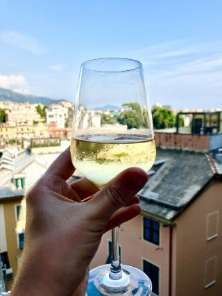 🇮🇹 🍷 My Best Pre-Dinner Drink in Italy – With The Best View