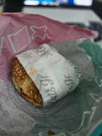 해외여행 중 든든하게 한 끼 먹을 수 있는 햄버거맛집 Carl’s Jr