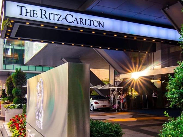 The Ritz-Carlton, Toronto 🇨🇦