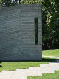 Zurich | Enjoy the museum vibe near Zurich lake